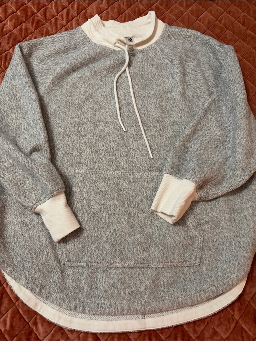 Lou & Grey Heather Gray Pullover with Cream Trim